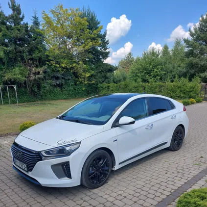 samochody osobowe Hyundai IONIQ cena 74200 przebieg: 63000, rok produkcji 2018 z Gryfice